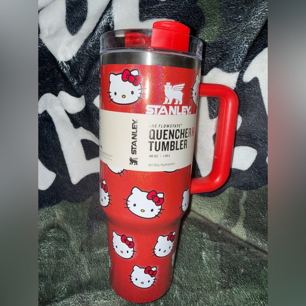 Stanley Red Hello Kitty Pattern 40 oz Quencher Tumbler- New